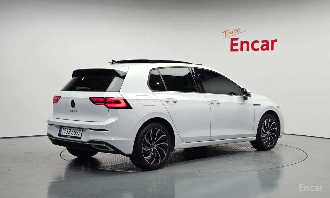 Фото 2 - Volkswagen Golf