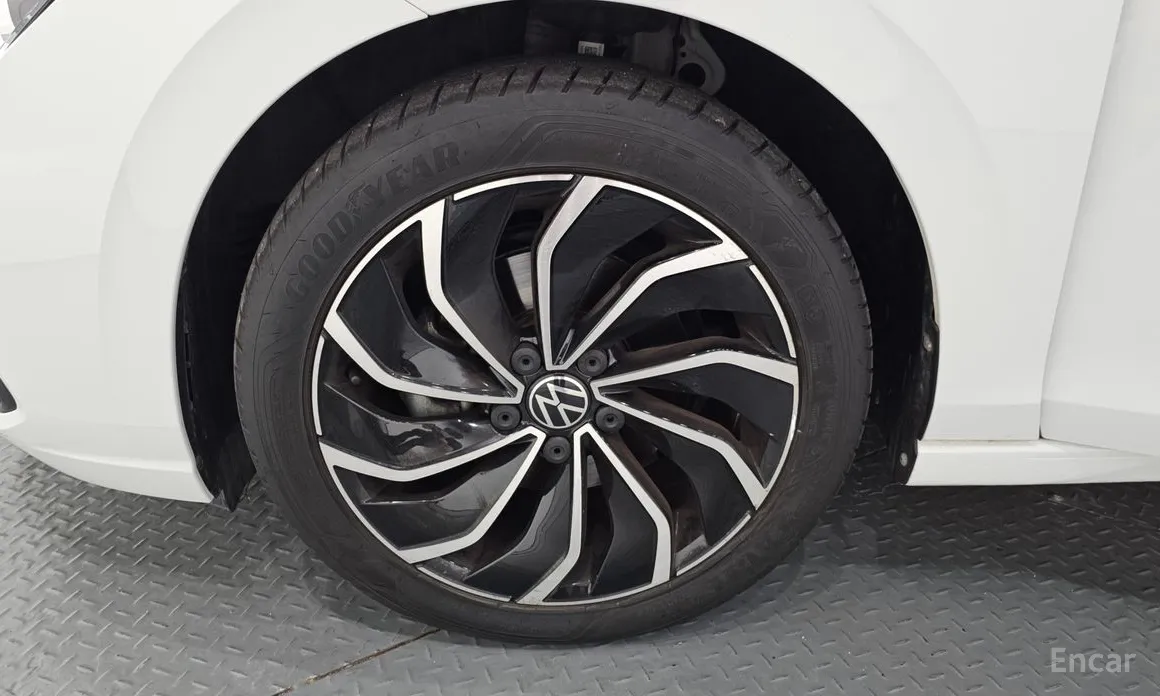 Фото 5 - Volkswagen Golf