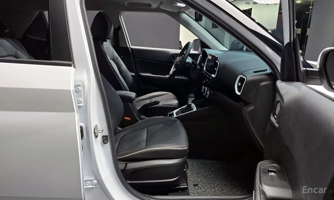 Фото 10 - Hyundai Venue