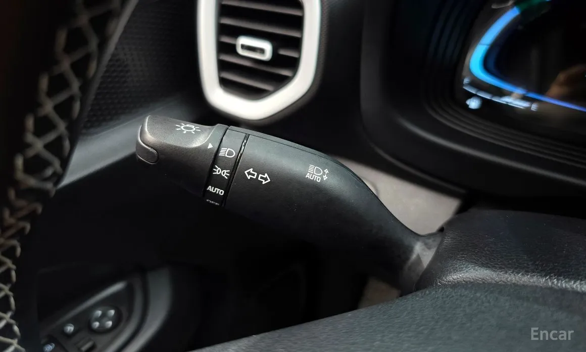 Фото 18 - Hyundai Venue