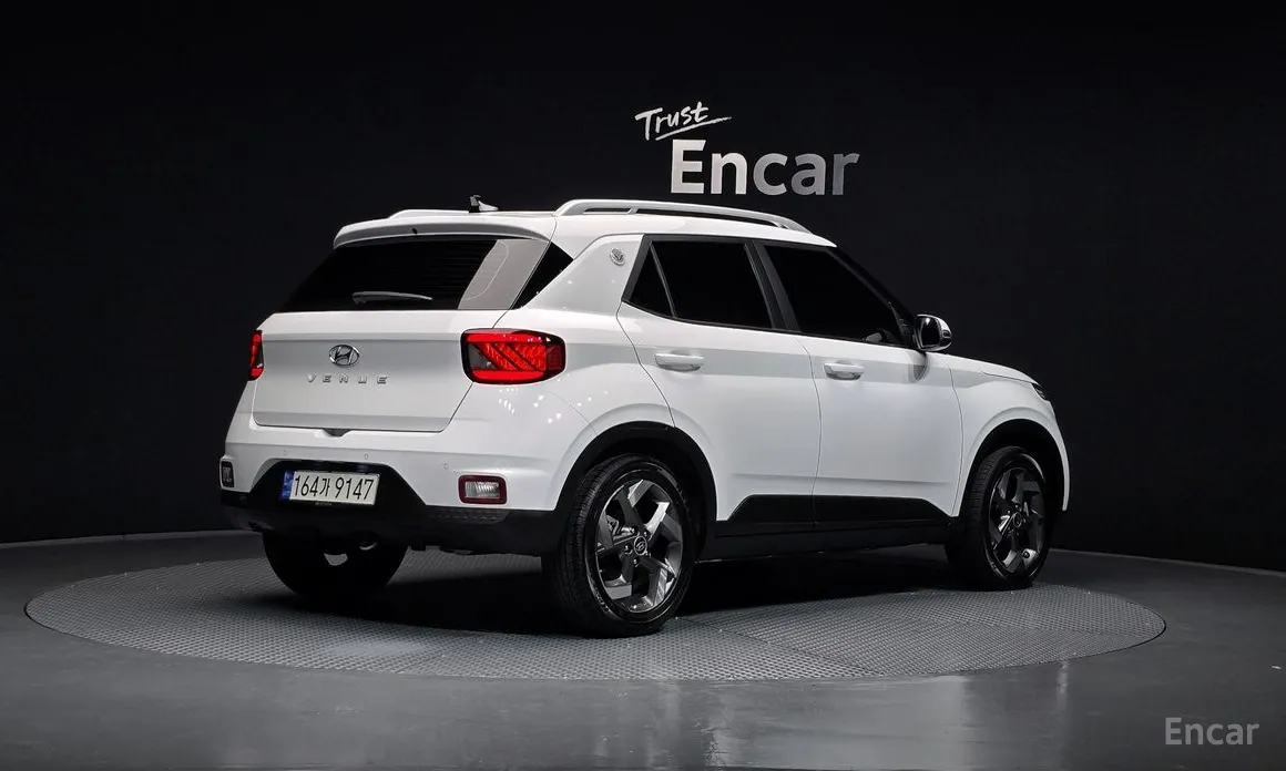 Фото 2 - Hyundai Venue