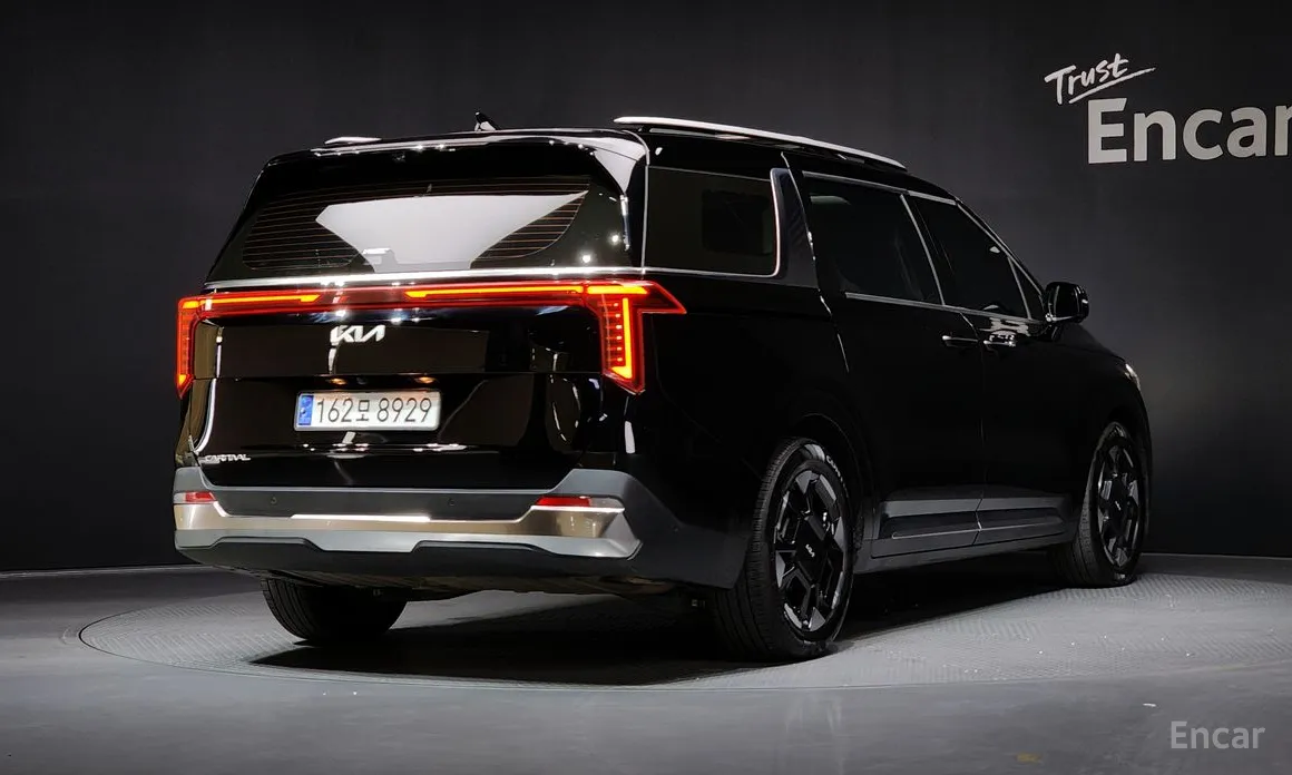 Фото 2 - Kia Carnival