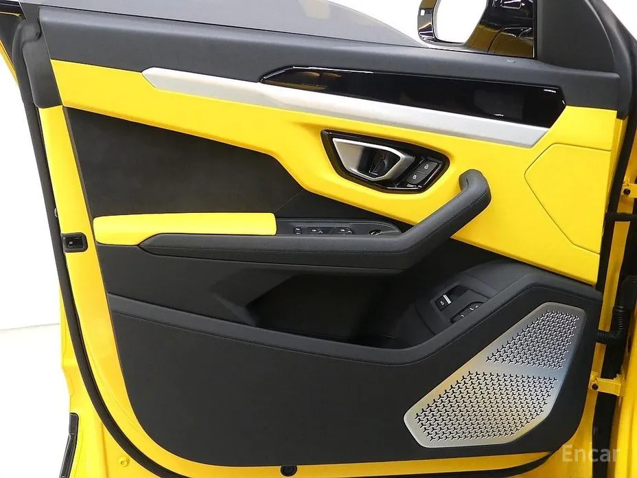 Фото 11 - Lamborghini Urus