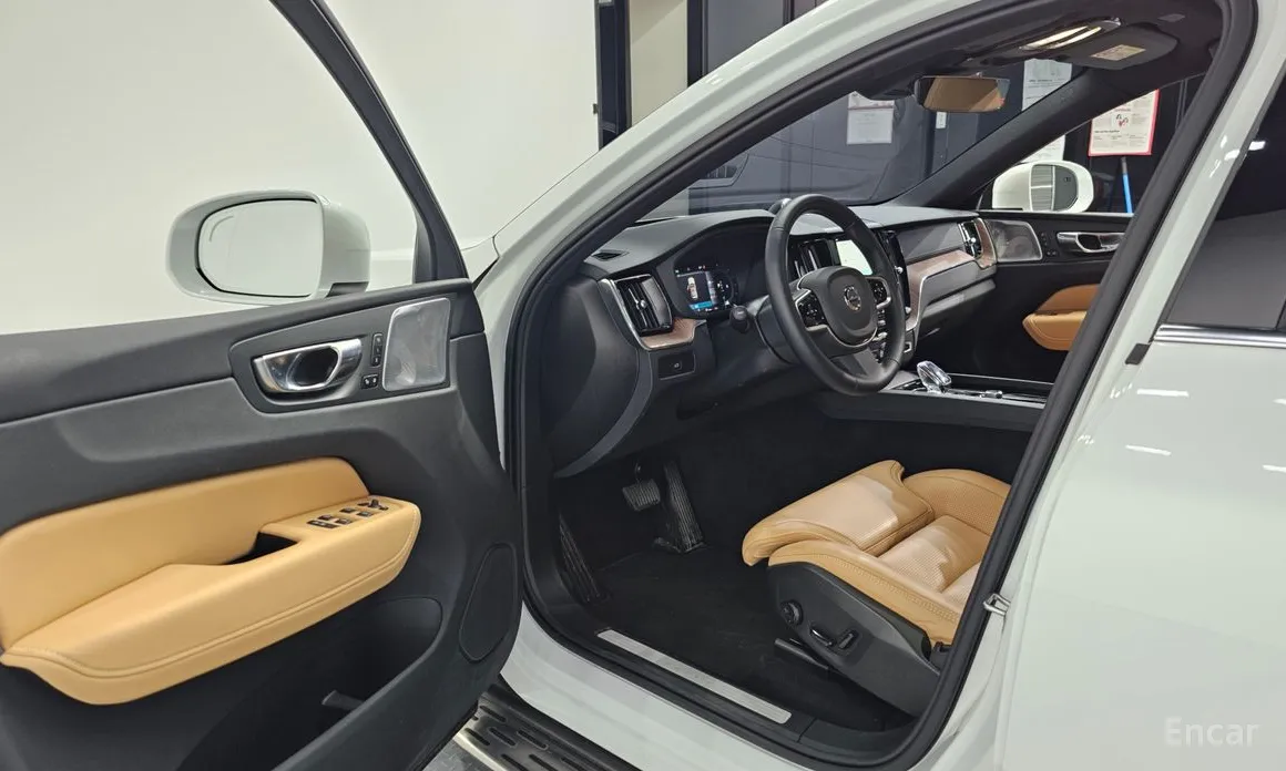 Фото 10 - Volvo XC60