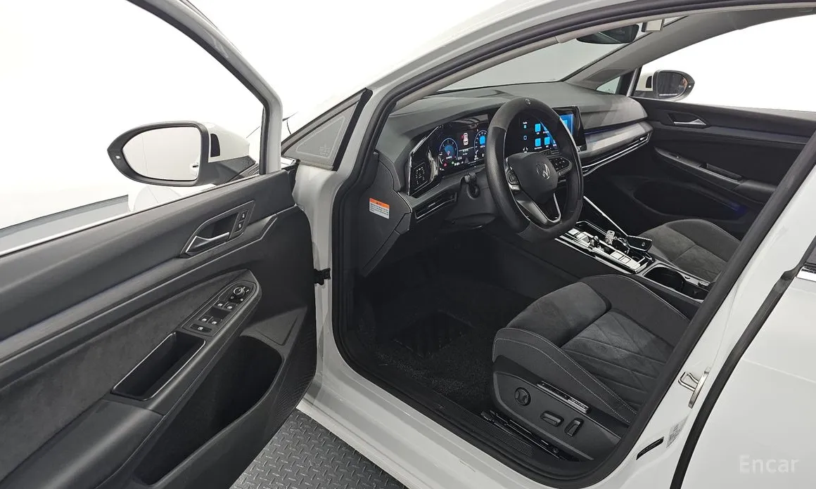 Фото 10 - Volkswagen Golf