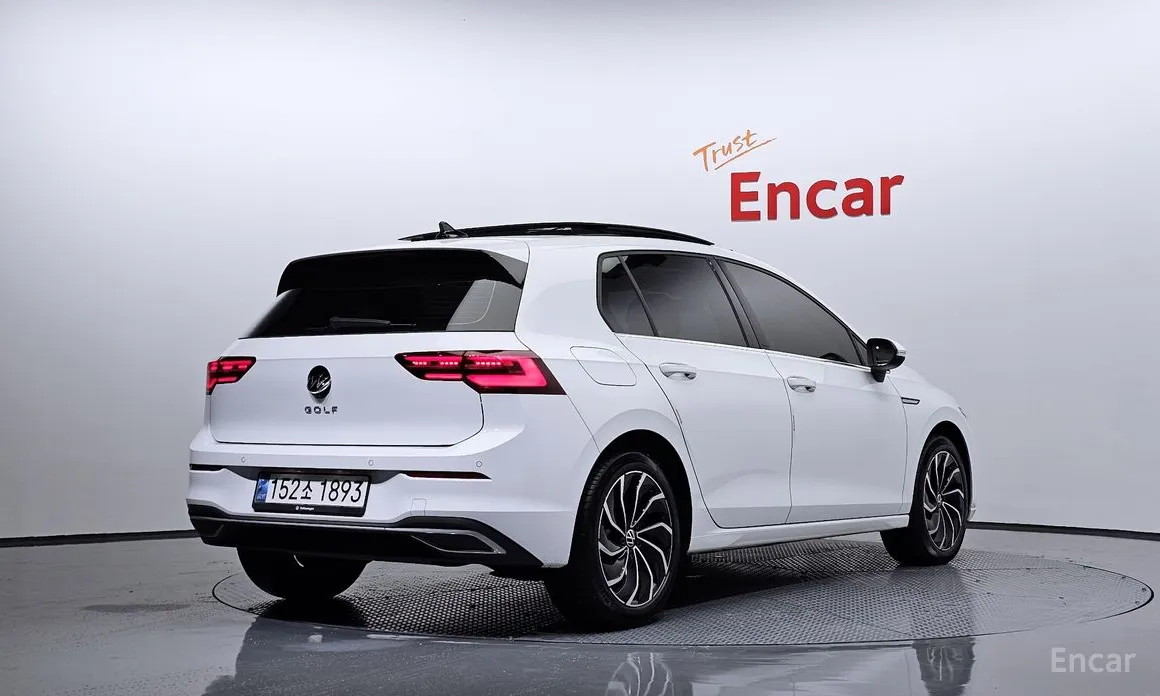 Фото 2 - Volkswagen Golf