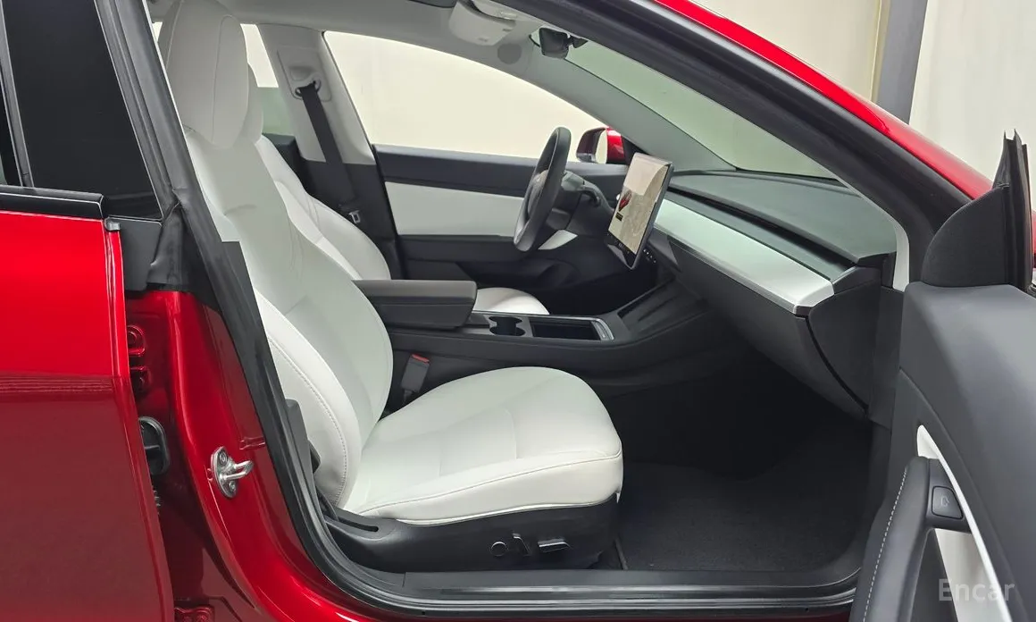 Фото 10 - Tesla Model 3