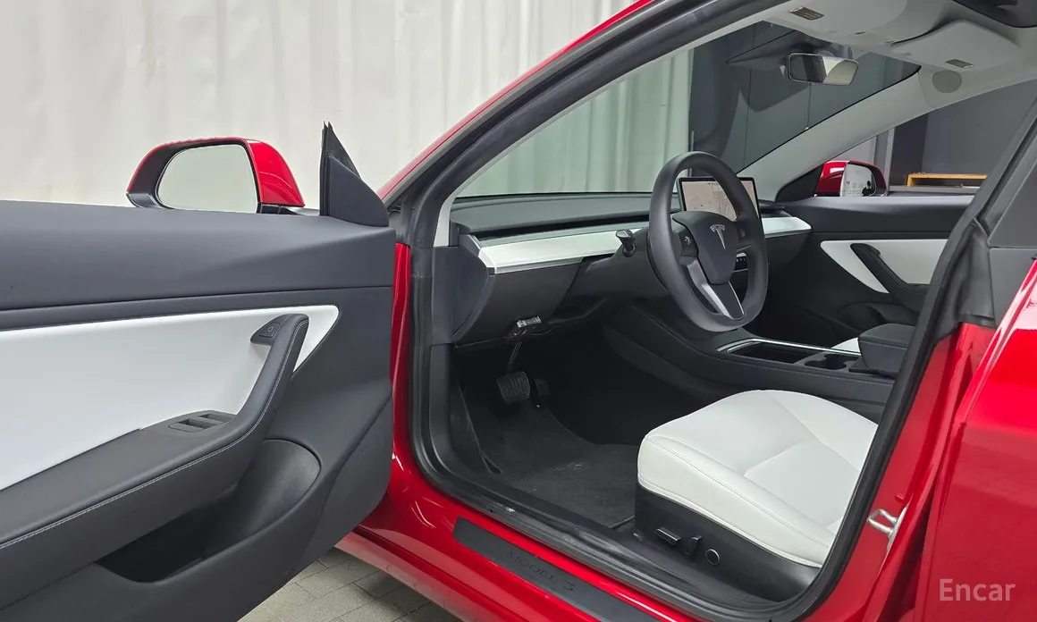 Фото 11 - Tesla Model 3