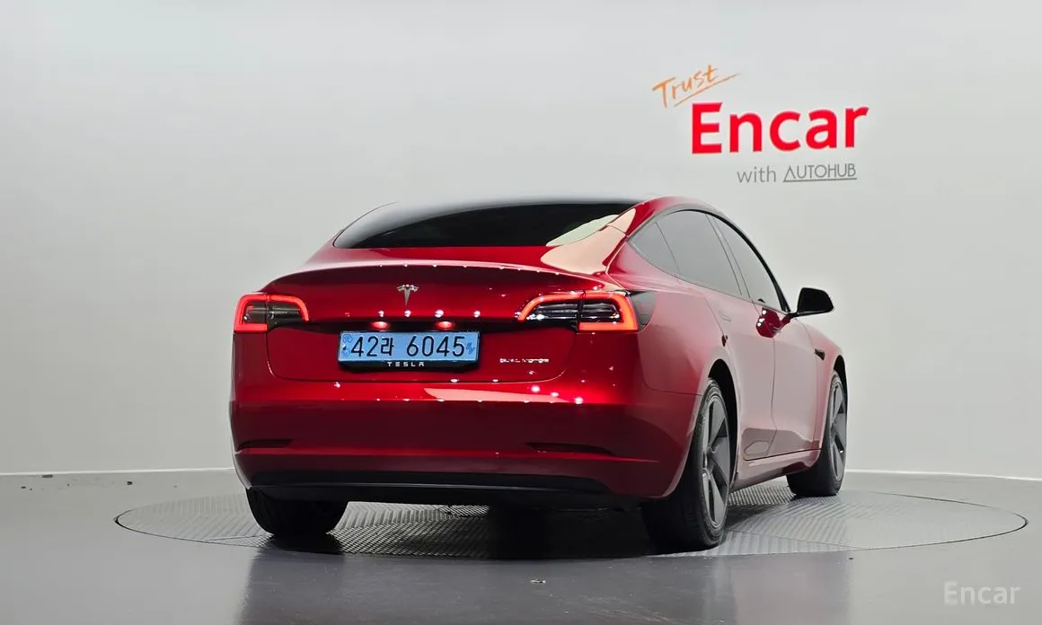 Фото 4 - Tesla Model 3