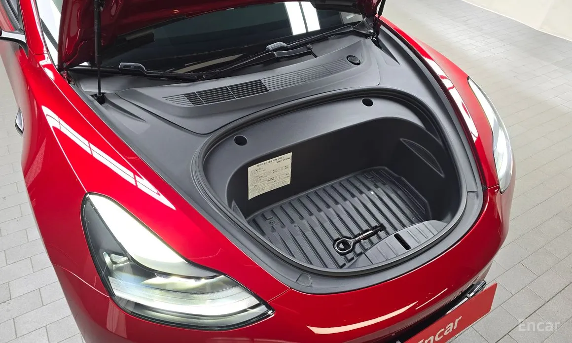 Фото 6 - Tesla Model 3