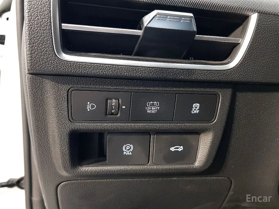 Photo 11 - Hyundai Sonata