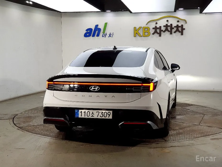 Photo 3 - Hyundai Sonata