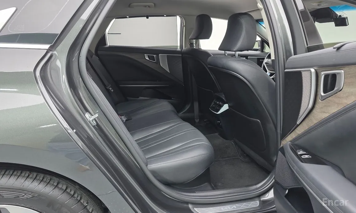 Фото 12 - Kia K8