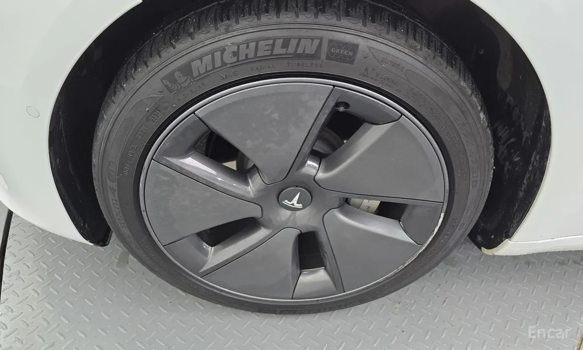 Фото 5 - Tesla Model 3