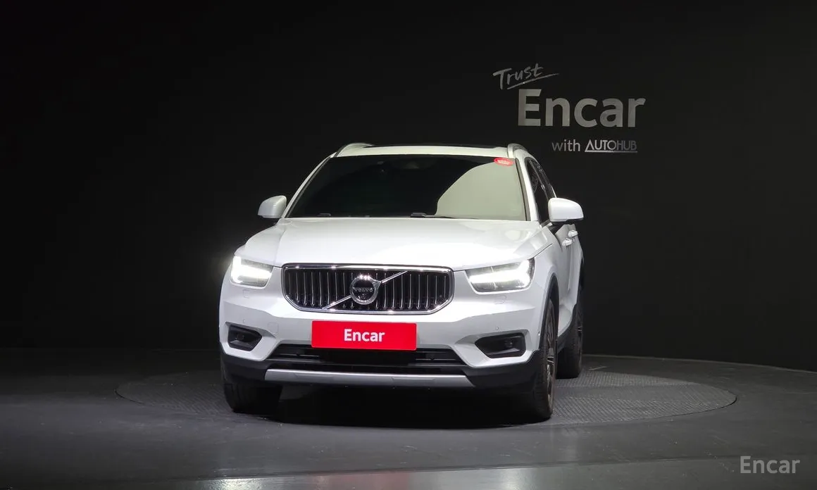 Фото 3 - Volvo XC40