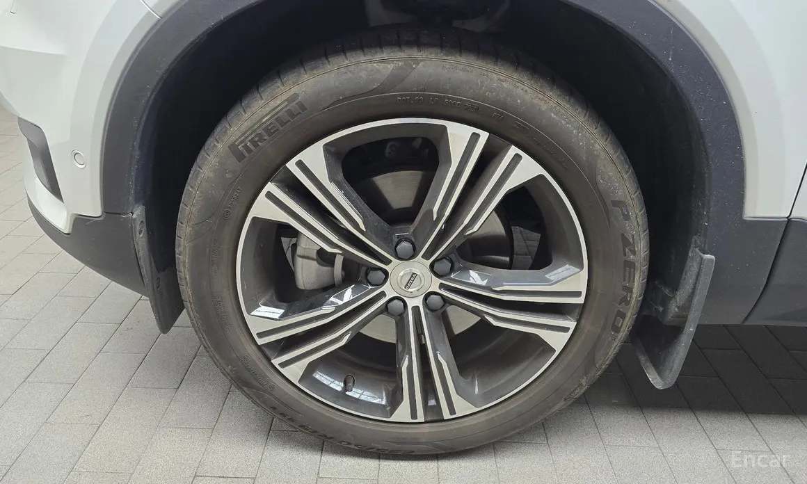 Фото 5 - Volvo XC40