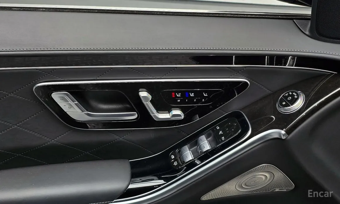 Фото 17 - Mercedes-Benz S-Class