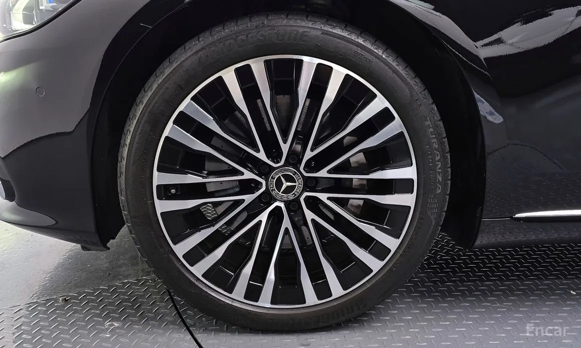 Фото 5 - Mercedes-Benz S-Class