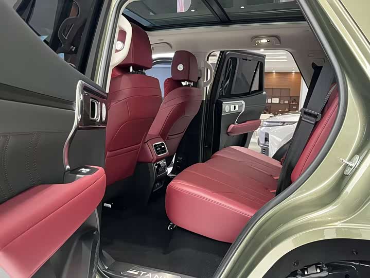 Фото 10 - Tank 400 Hybrid