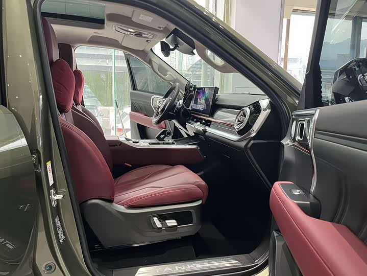 Фото 12 - Tank 400 Hybrid