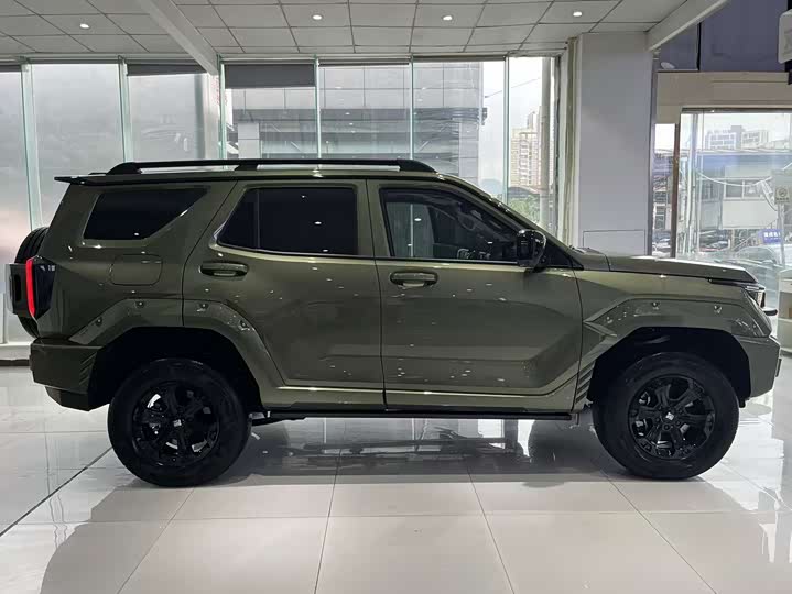 Фото 7 - Tank 400 Hybrid