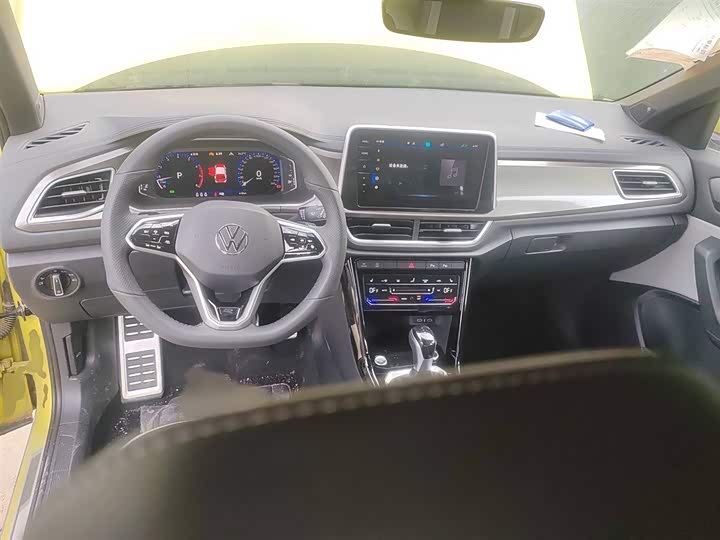 Фото 13 - Volkswagen T-Roc