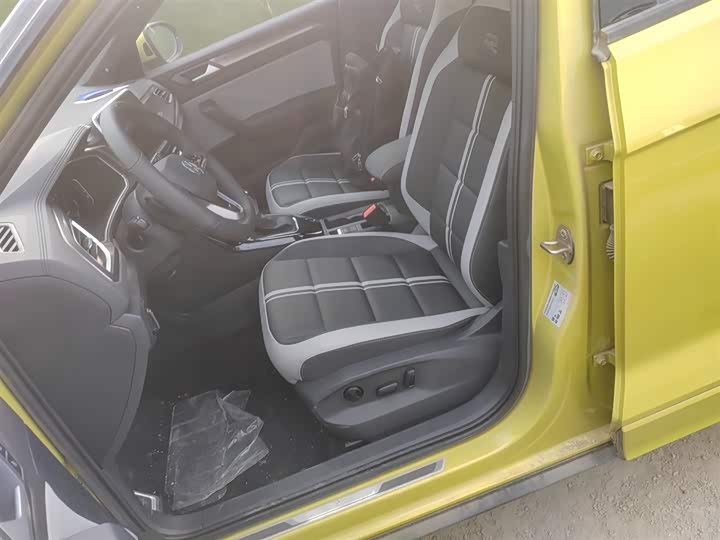 Фото 8 - Volkswagen T-Roc