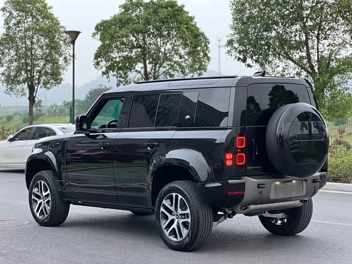 Фото 4 - Land Rover Defender