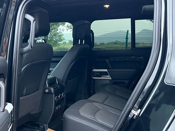 Фото 6 - Land Rover Defender