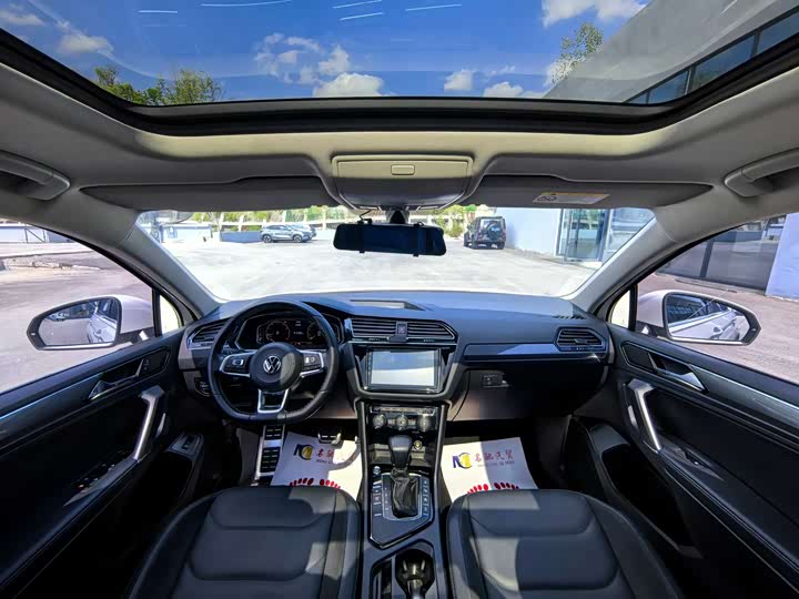 Фото 12 - Volkswagen Tiguan L Pro