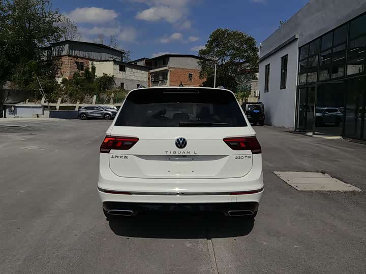 Фото 6 - Volkswagen Tiguan L Pro