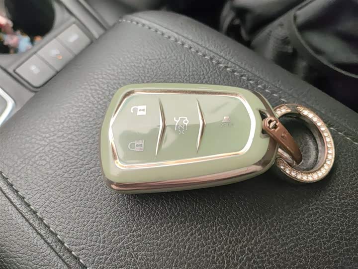 Фото 9 - Cadillac XT4