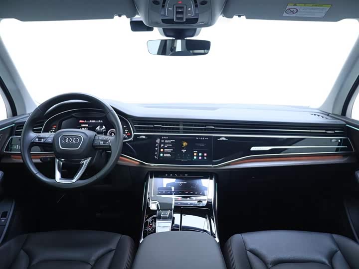 Фото 13 - Audi Q7