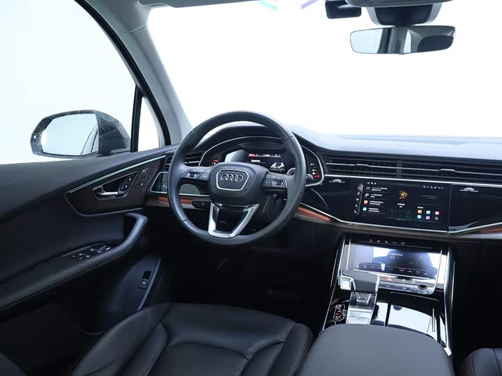 Фото 14 - Audi Q7