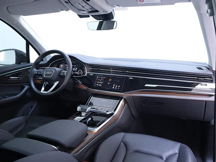 Фото 19 - Audi Q7