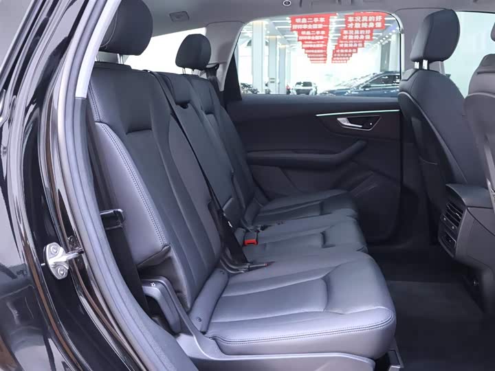 Фото 21 - Audi Q7