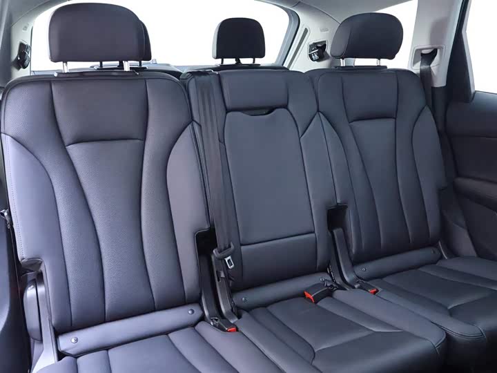 Фото 22 - Audi Q7