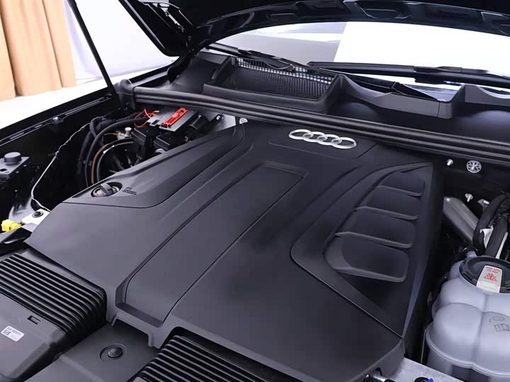 Фото 25 - Audi Q7