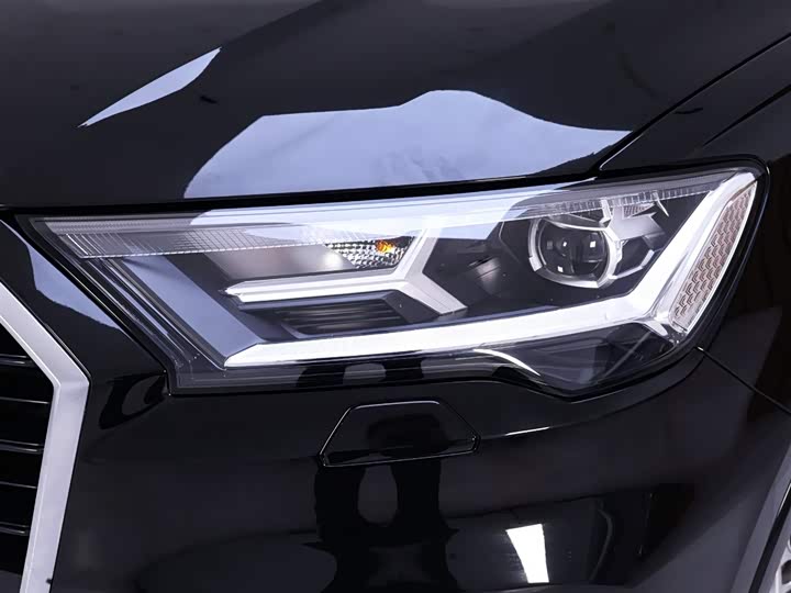 Фото 4 - Audi Q7