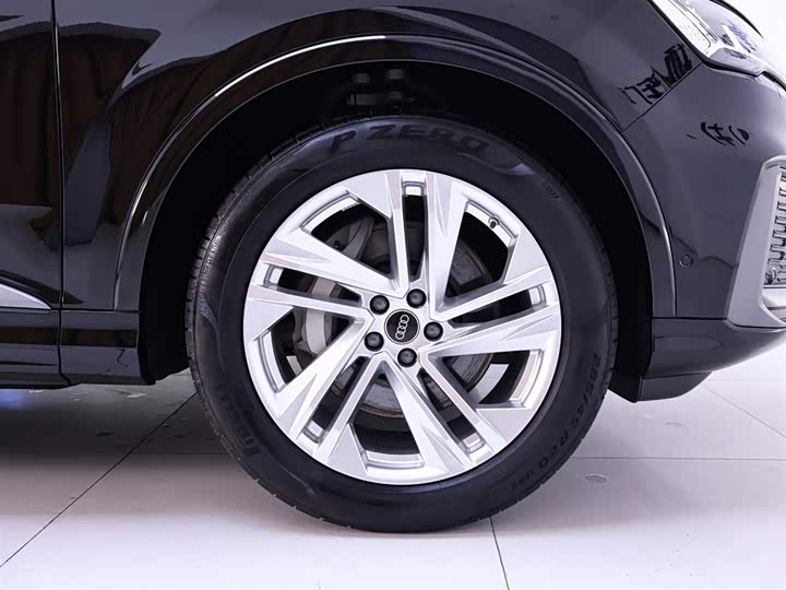 Фото 6 - Audi Q7