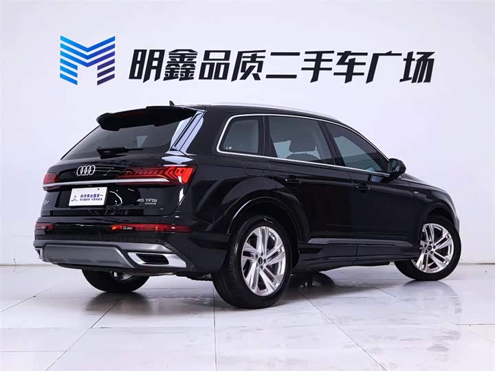 Фото 7 - Audi Q7