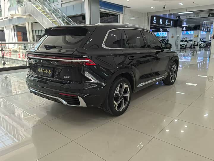 Фото 15 - Geely Monjaro