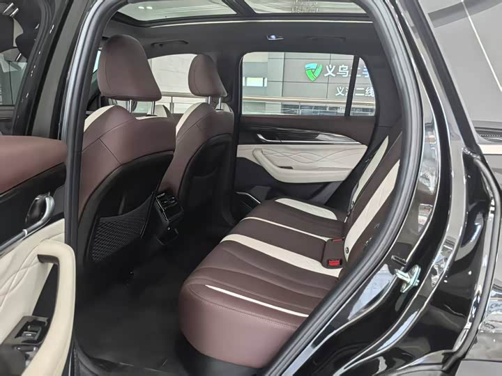 Фото 5 - Geely Monjaro