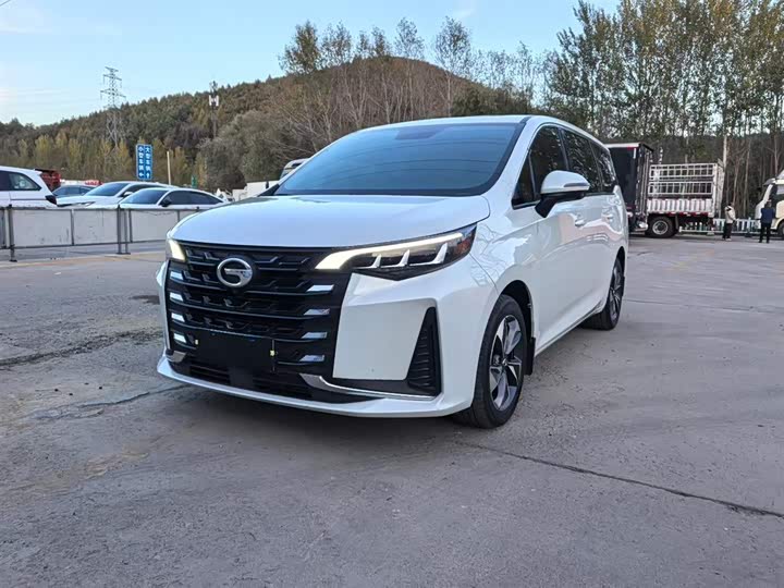 Фото 2 - GAC Trumpchi M6