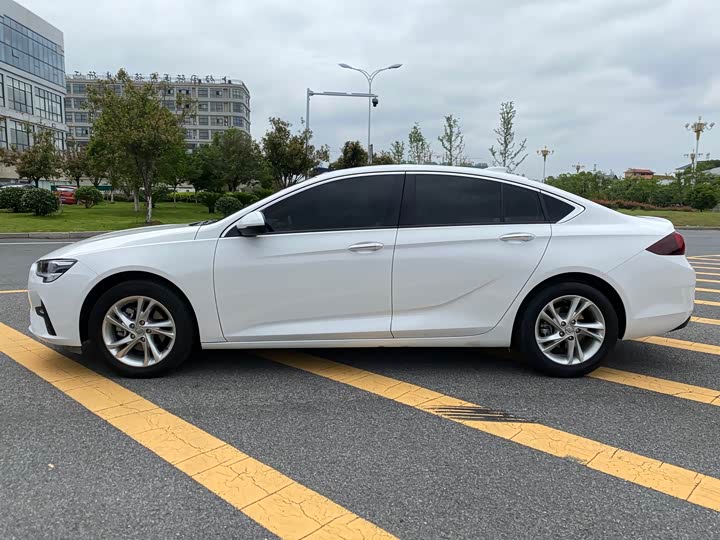 Фото 3 - Buick Regal