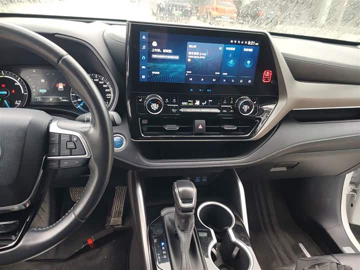 Фото 13 - Toyota Highlander