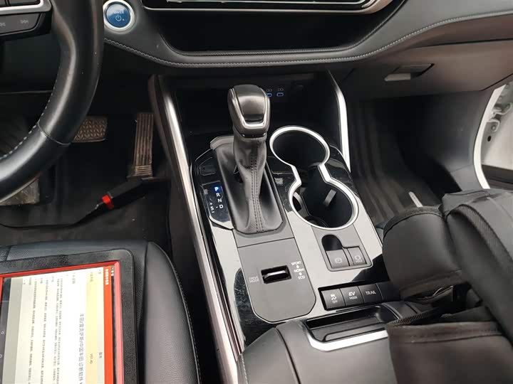 Фото 14 - Toyota Highlander