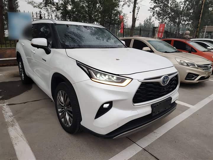 Фото 4 - Toyota Highlander