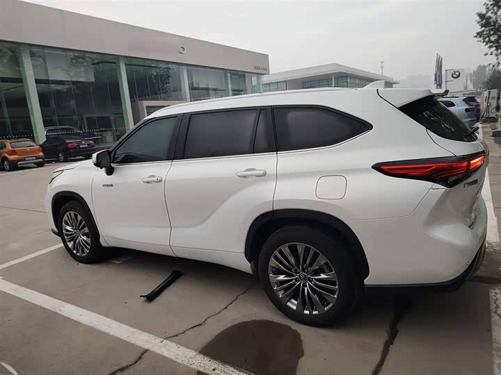 Фото 5 - Toyota Highlander