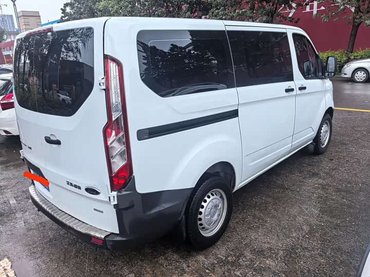 Фото 4 - Ford Transit